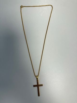 Cadena y colgante cruz bañada en oro