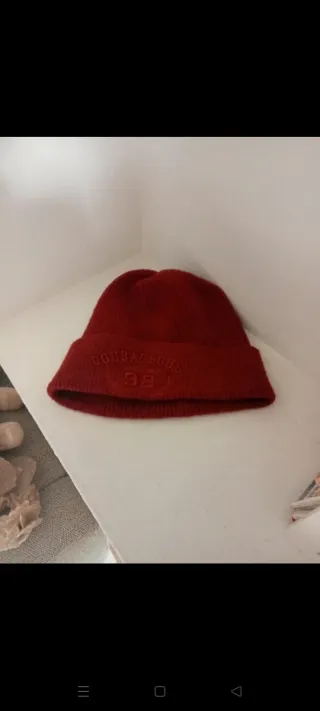Gorro de invierno rojo