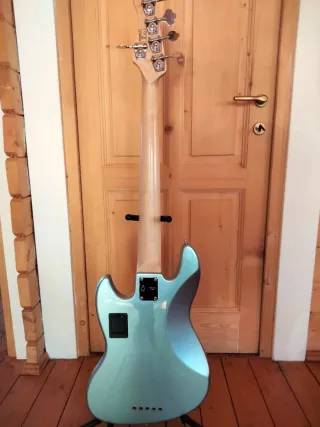 Bajo Marcus Miller V7 2ª Gen