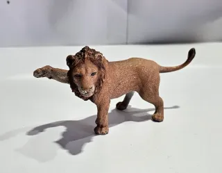 León con zarpa levantada Schleich 