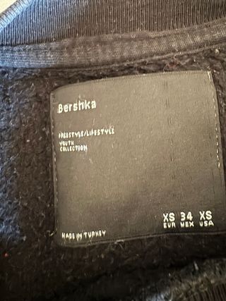 Sudadera Negra y Blanca STRANGE