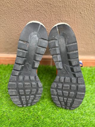Nike Vaporwaffle x Sacai Morado