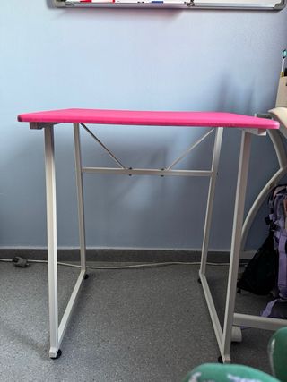Mesa auxiliar rosa