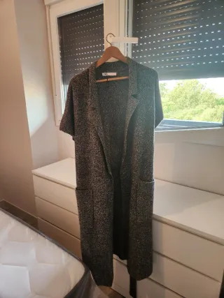Chaleco largo Zara gris talla L. Como nuevo.