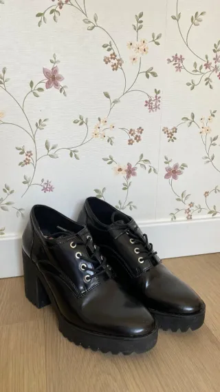 Zapatos de tacón negros