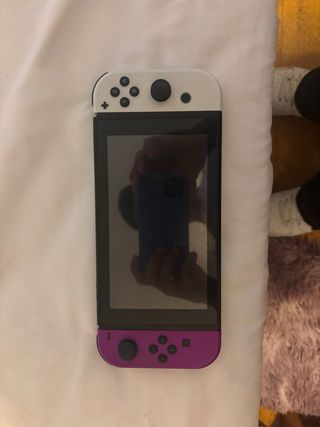 Nintendo Switch Morado y Blanco