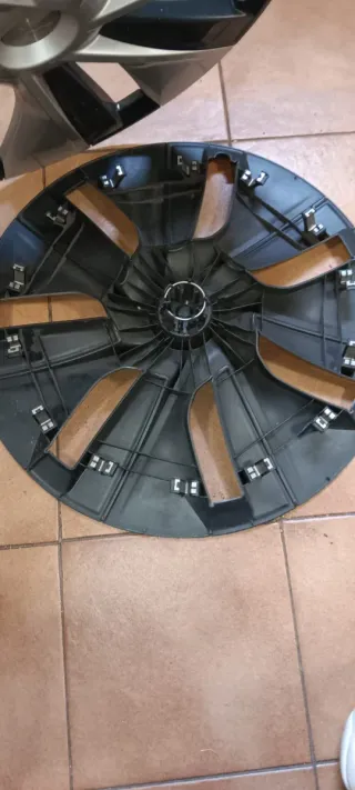 2 Tapacubos Tesla