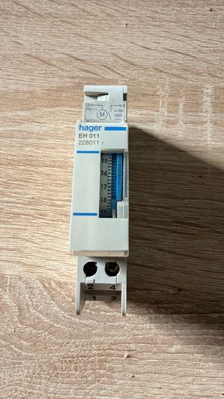Hager EH 011 Programador Horario