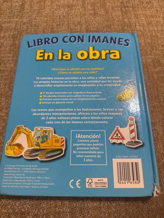 Libro con imanes En la obra