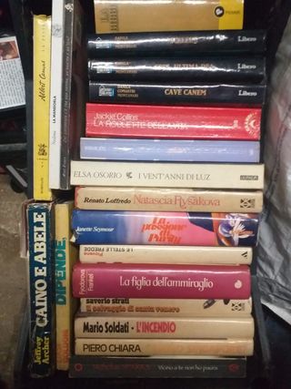 lotto di libri vecchi a 3 euro al pezzo