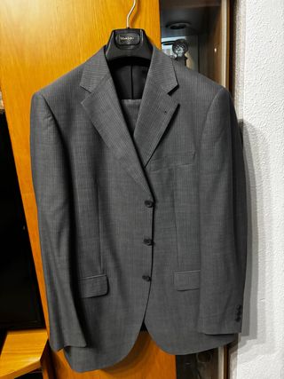 Traje de chaqueta gris hombre