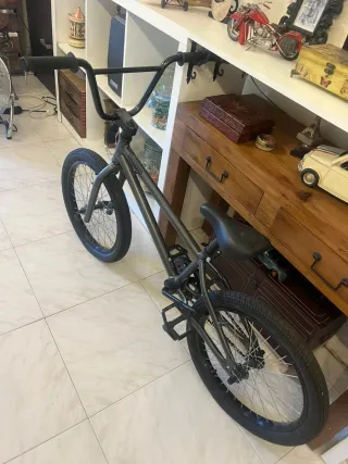 Bicicleta BMX como nueva muy poco uso 