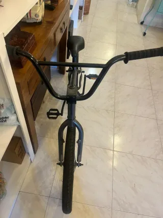 Bicicleta BMX como nueva muy poco uso 
