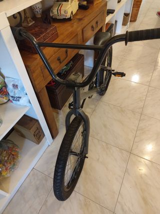 Bicicleta BMX como nueva muy poco uso 