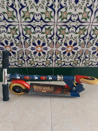Patinete Spiderman Azul