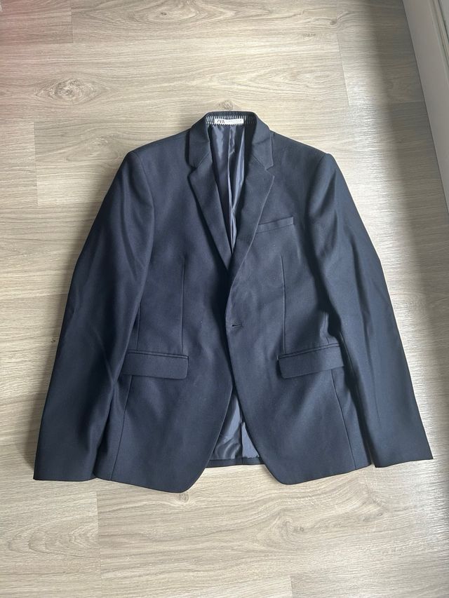 Traje de hombre azul marino