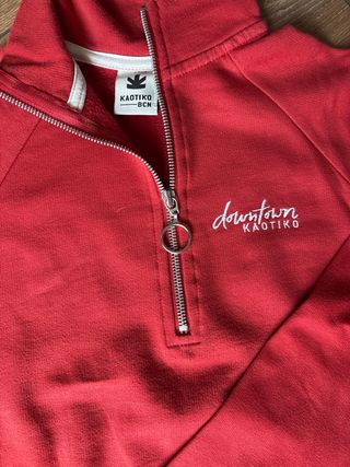 Sudadera Kaotiko roja con cremallera