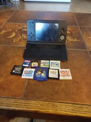 Nintendo 3DS XL Negra y Azul + Juegos