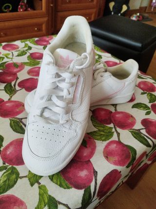 Deportivas Adidas Blancas y Rosas