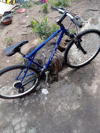 Bicicleta GT Azul