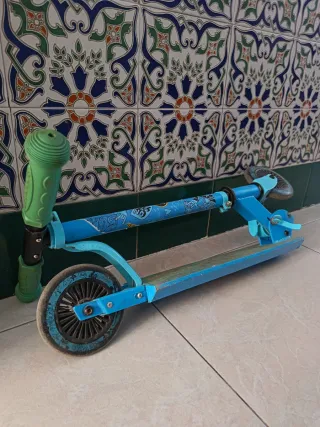 Patinete infantil azul