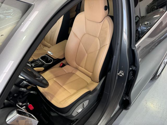 Porsche Cayenne 2015