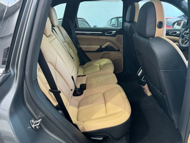 Porsche Cayenne 2015