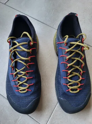Zapatillas La Sportiva Azul y Dorado
