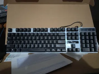 Teclado Mecánico Gaming LED