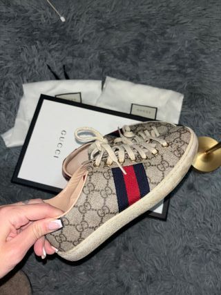 Zapatillas Gucci Beige y Rojo