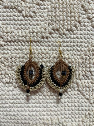 Bisutería artesanal pendientes hechos a mano