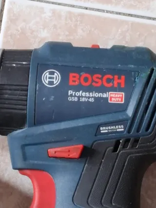 Taladro profesional Bosch 18V 4.0Ah. 