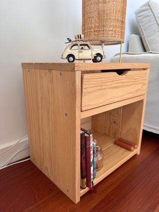 Mesita de noche madera maciza