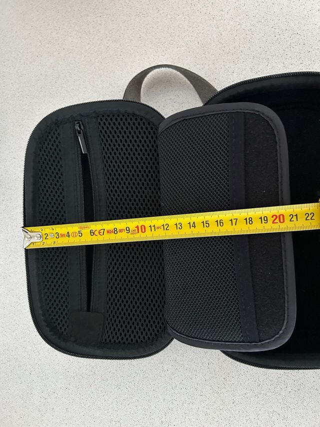 Funda UGREEN para cargadores y cables