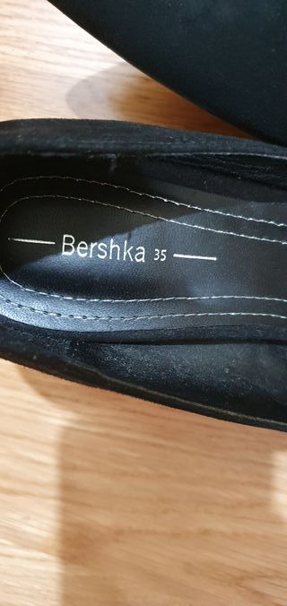 Pantalón Zara Talla S y Zapatos Bershka talla 35