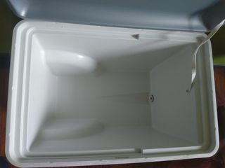 Nevera portàtil Esky rigida amb rodes 45L