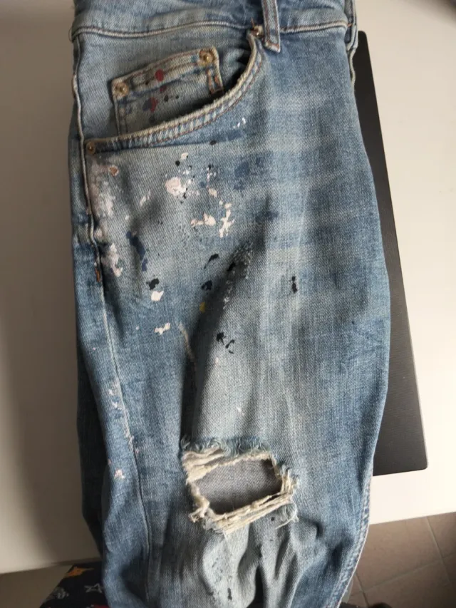 Pantalón vaquero Roto con Pintura