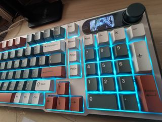 Teclado Mecánico Royal Kludge RKS98 con pantalla