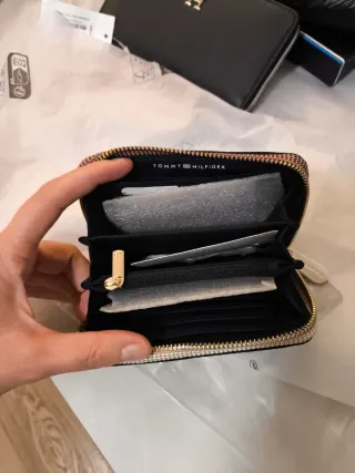 Portafoglio Tommy Hilfiger blu e oro