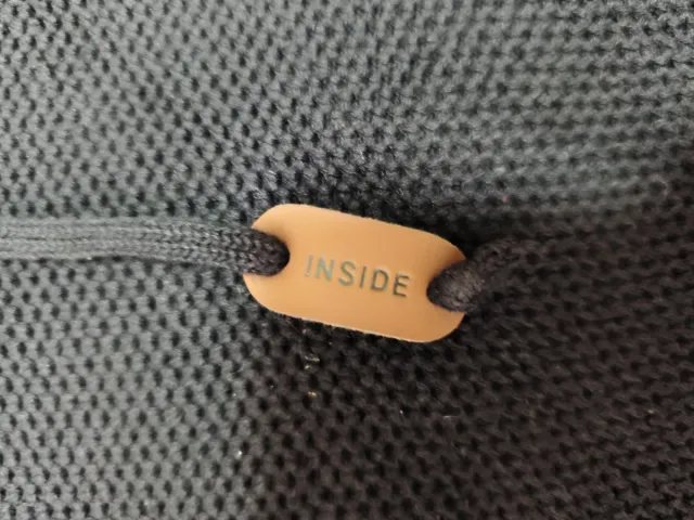 Jersey azul de punto con cuello alto