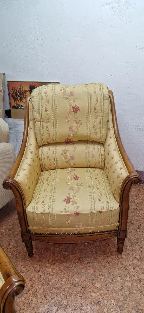 Sofá isabelino y 2 butacas tela floral