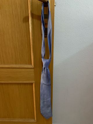 Corbata azul