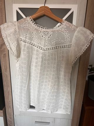Camisa blanca bordada