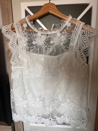 Camisa blanca de encaje