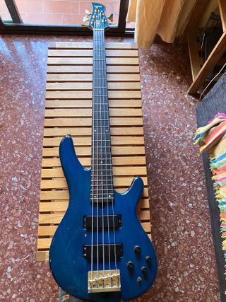 Bajo Yamaha TRB II 5 cuerdas 