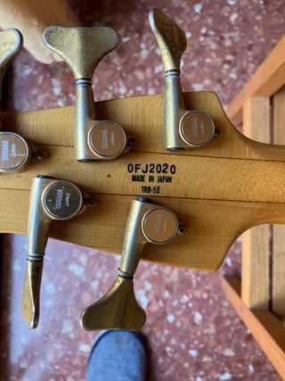 Bajo Yamaha TRB II 5 cuerdas 
