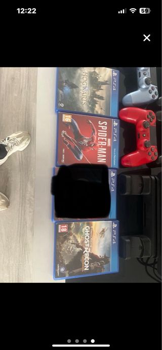 PS4 Slim 1TB + 4 Mandos