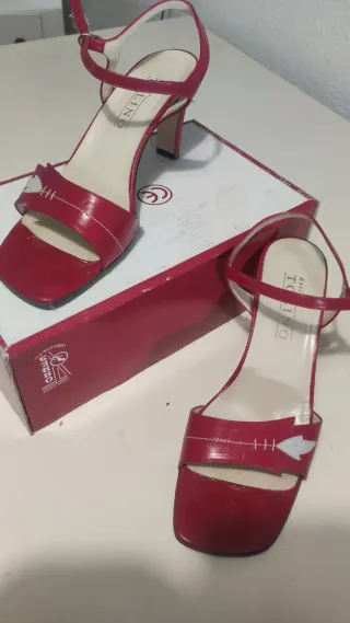Zapatos de tacón rojos ORRES