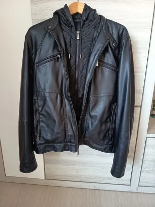 Cazadora polipiel hombre negra