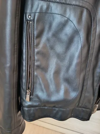 Cazadora polipiel hombre negra